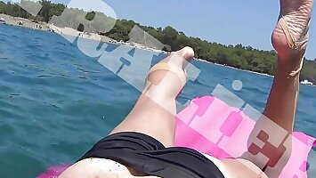 kneehigh nylon on the sea bed and ripping